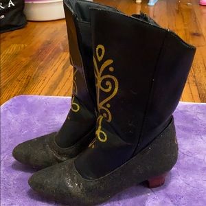 Anna boot from frozen